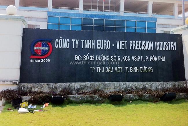Làm bảng hiệu giá rẻ ở Bình Dương