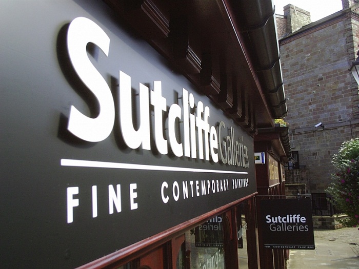 Công dụng trên cả tuyệt vời khi làm biển alu quảng cáo